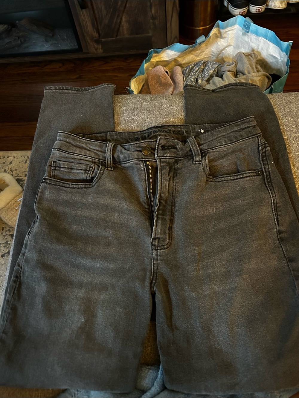 American Eagle Outfitters Women’s Mom Charcoal Gray Jeans